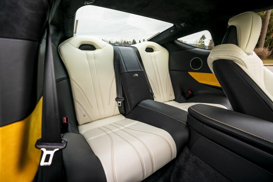 Интерьер Lexus LC500 Inspiration Series (Flare Yellow) 2019 года  (NA) (фото 26 из 40)